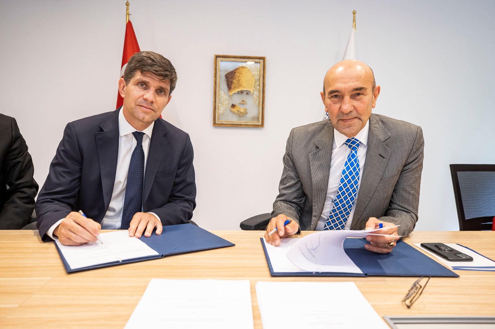 İZSU ile IFC arasında 30 milyon dolarlık kredi sözleşmesi imzalandı, İzmir’in altyapı yatırımlarına uluslararası kaynak