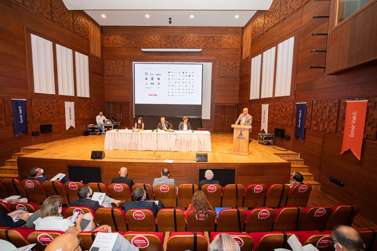 Soyer: İzmir Vakfı Türkiye'ye örnek olacak bir imece modeli