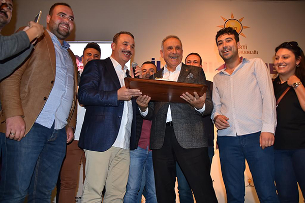 Pakdemirli telekonferansla partililere seslendi