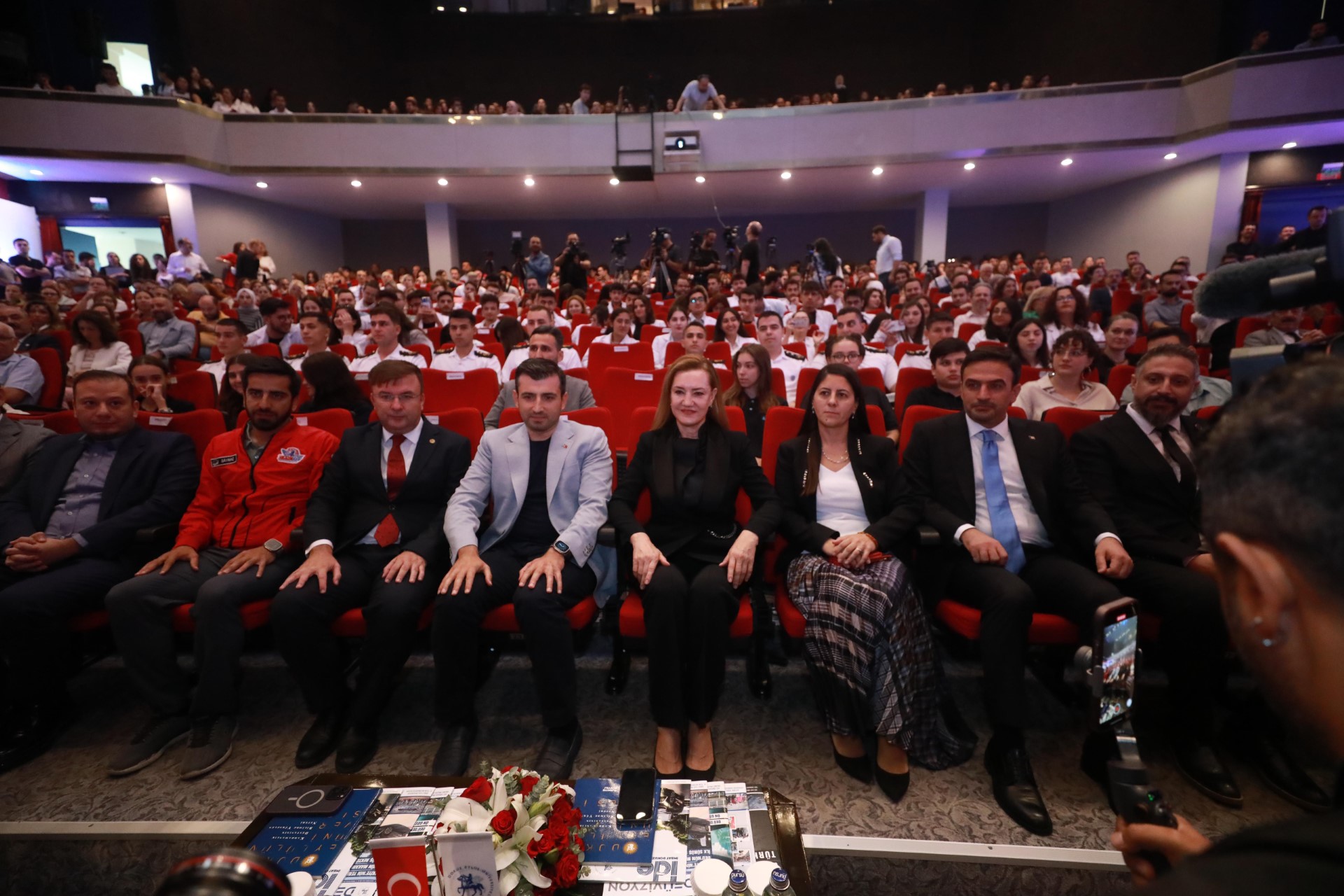 DEÜ, Selçuk Bayraktar'ı ağırladı