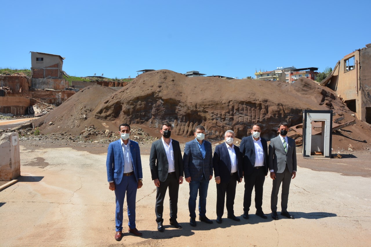 Milletvekili Nasır, Kurşun Fabrikasında İncelemelerde Bulundu