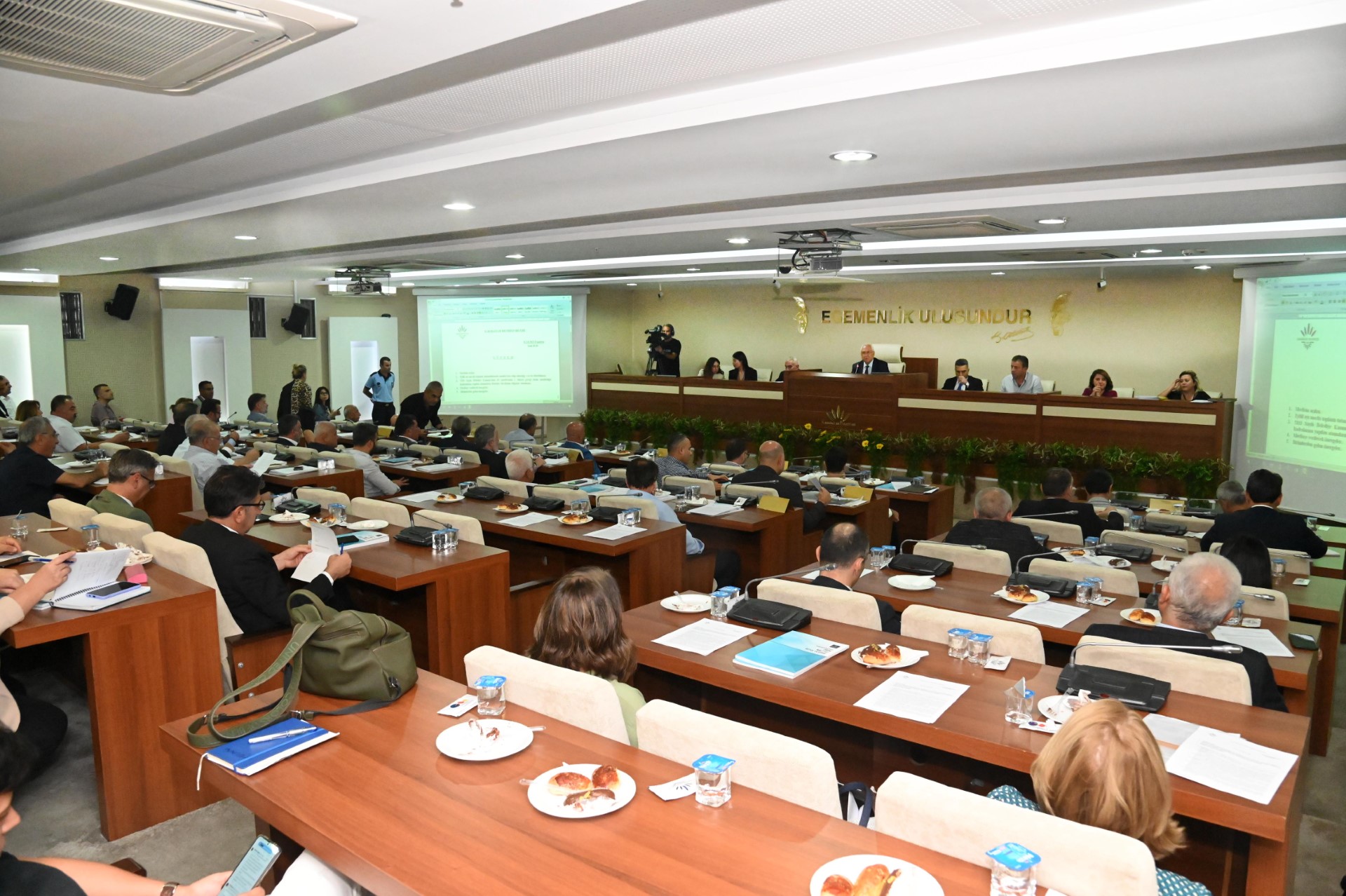 “Kentsel dönüşümü kamu gücüyle yapacağız”