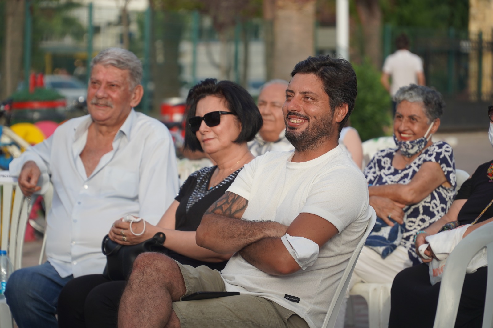 Her hafta sanatın çeşitli konularını ele alan Kent’te Sanat Söyleşileri’nde mikrofon bu hafta komedyenlerin elinde özgürleşti.