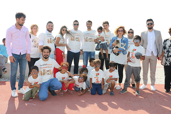 AK Parti İzmir, sokak hayvanlarını unutmadı