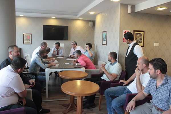 BEKLE'NİN EV TOPLANTISI MİNİ MİTİNGE DÖNÜŞTÜ