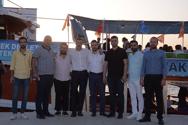 ‘İLK OYUM İLK SOHBET’ TEKNESİ