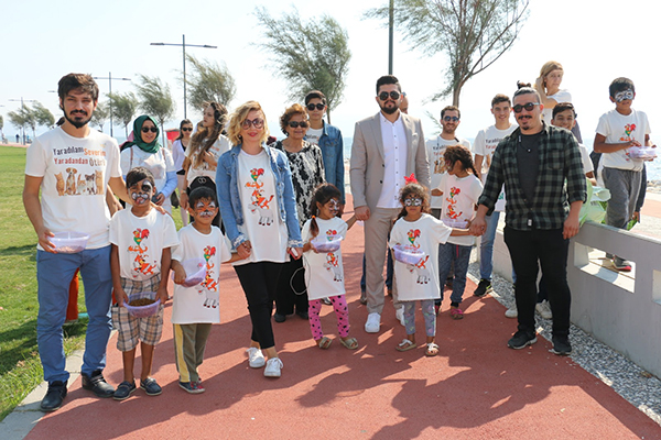 AK Parti İzmir, sokak hayvanlarını unutmadı