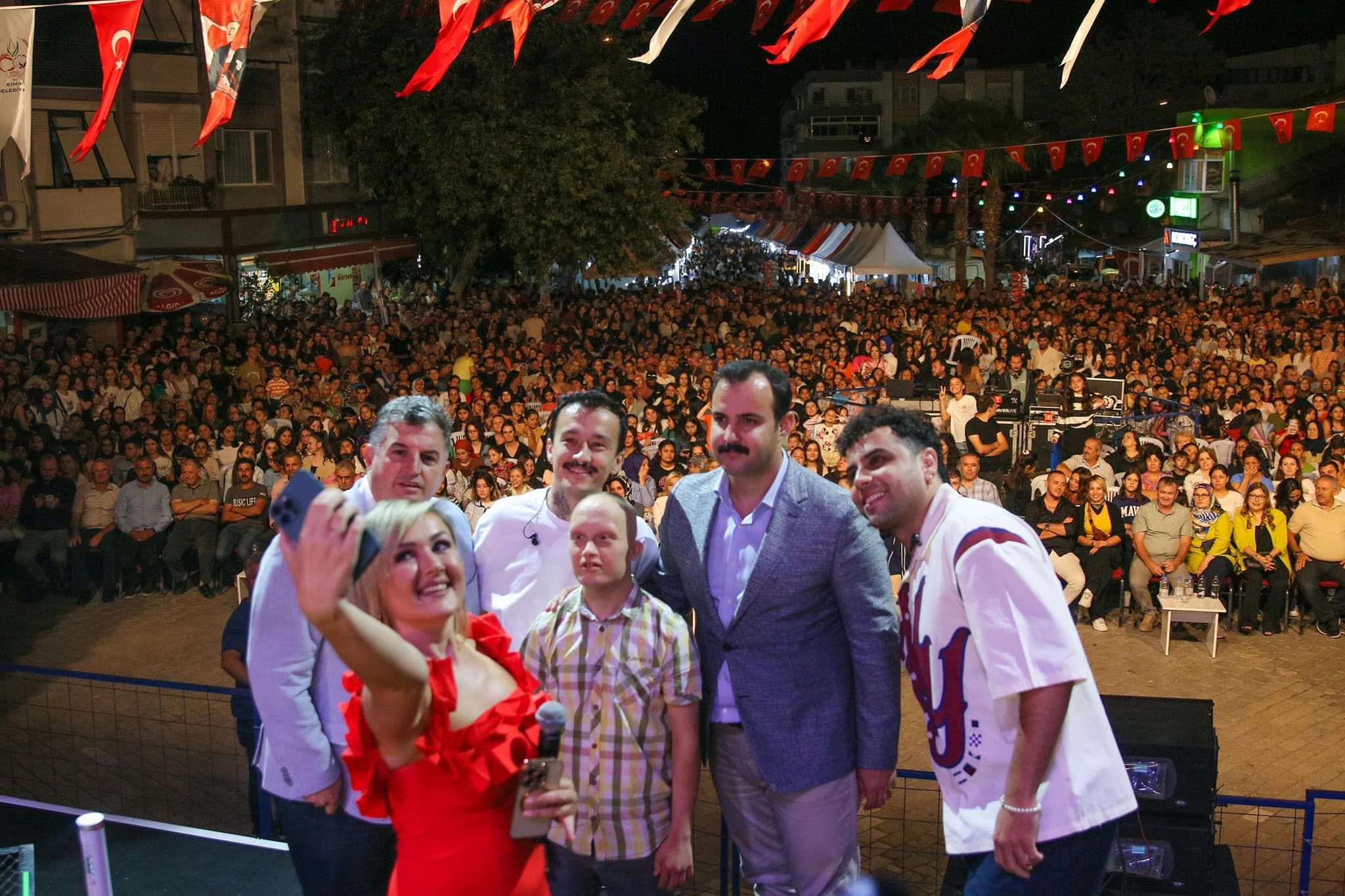 Kınık Hasat Festivali coşkuyla başladı