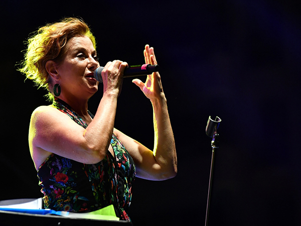 İzmir’den barış şarkıları yankılandı