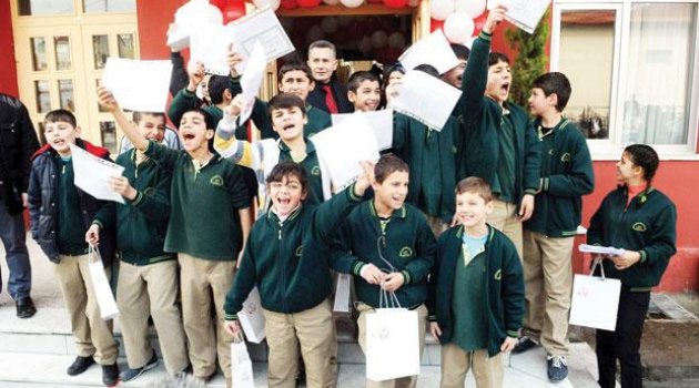 100 Bin Öğrenciye Karne Yok!