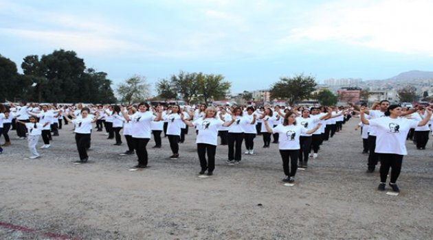 2015 kişi aynı anda zeybek oynayacak