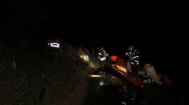 Ayvalık&#039;ta sel felaketi! Mahsur kalanları AFAD botlarla kurtardı