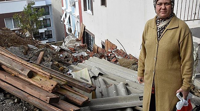 Karabağlar’da Yol Çöktü Binalar Boşaltıldı