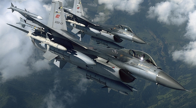 Türk Jetlerine Yunan Tacizi