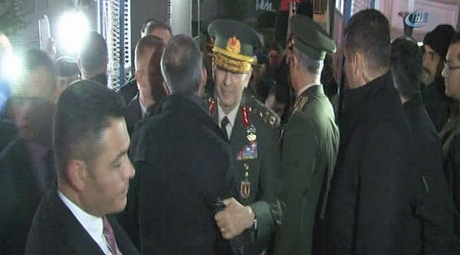 Akar Şehidin Baba Evini Ziyaret Etti