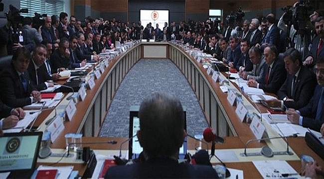 Anayasa teklifinin 1. ve 2. maddeleri kabul edildi