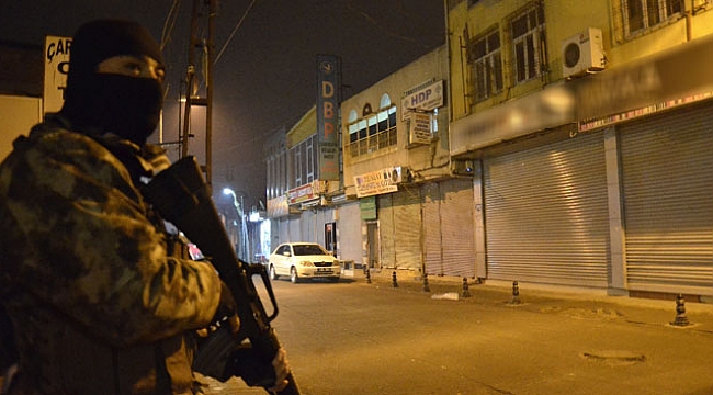 İlçe teşkilatlarında çok sayıda kişi gözaltı alındı