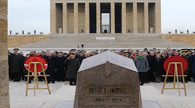 İsmet İnönü mezarı başında anıldı