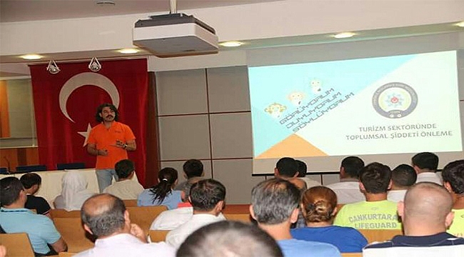 İzmir Emniyeti’nden turizmcilere ‘canlı bomba’ dersi!