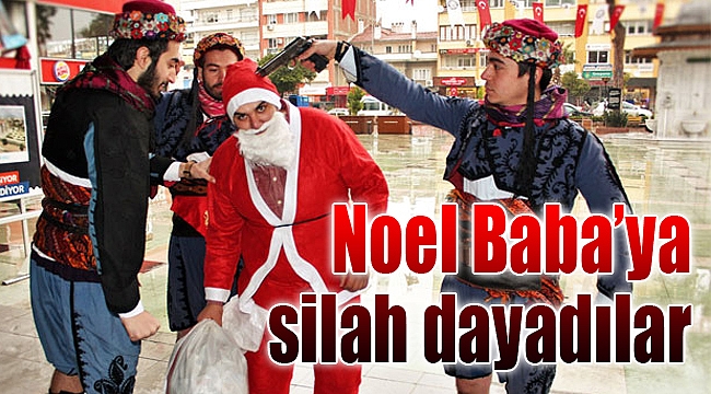 Noel Baba'nın başına silah dayadılar!