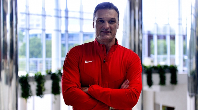 Alpay Özalan&#039;dan Hakan Ünsal&#039;a başkanlık cevabı!