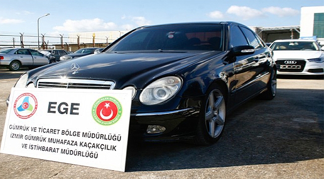 İzmir’de ‘gümrük’ operasyonu: 45 lüks araca el koyuldu