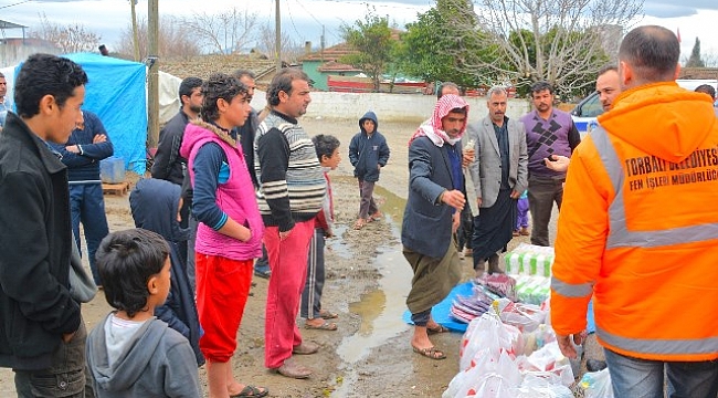 Torbalı Belediyesi’nden mültecilere yardım eli