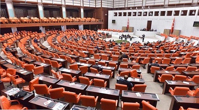 Ülkenin gözü Meclis&#039;te: Ve görüşmeler başladı