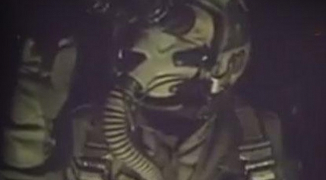 El Bab&#039;ı bombalarken Nusret taklidi yaptı!