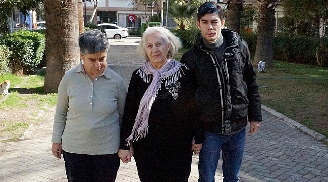 İzmir&#039;de çocuk sevgisi engel tanımadı