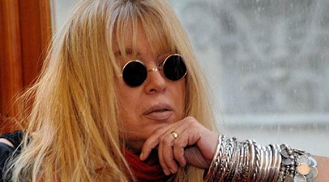 Ünlü şarkıcıdan kötü haber!