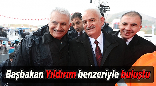 Başbakan Yıldırım benzeriyle buluştu