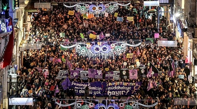 Taksim&#039;de binlerce kadından 8 Mart yürüyüşü