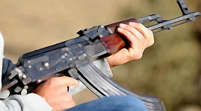 AK Parti İlçe Başkanı konvoyuna silahlı saldırı: 1 korucu şehit