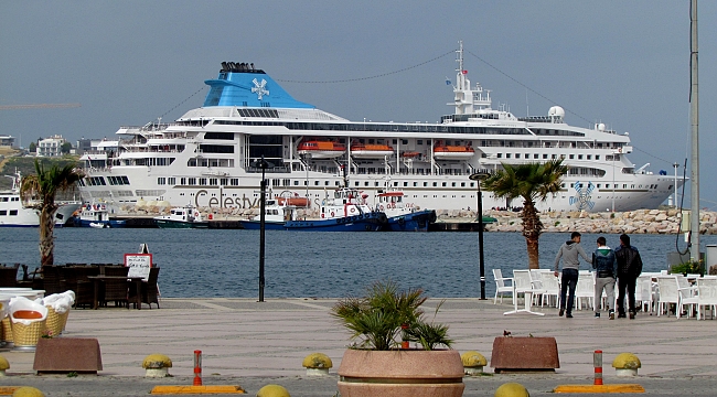 Çeşme'ye 68 kez kruvaziyer gemisi yanaşmıştı, bu yıl 33'e düştü