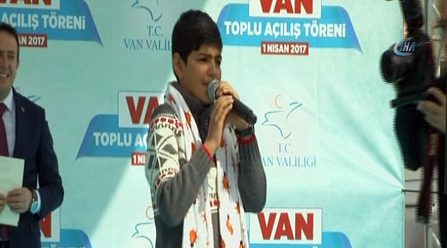 Erdoğan'ın taklidini yapan Vanlı çocuk gülme krizine soktu