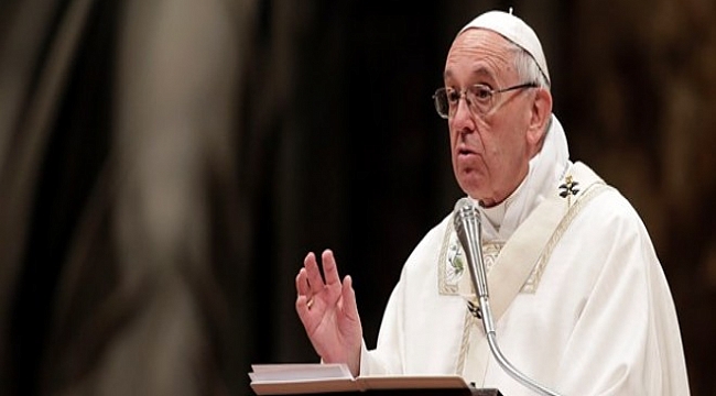 Papa&#039;ya &#039;toplama kampı&#039; tepkisi