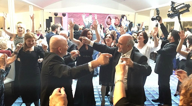 Ressam Hikmet Çetinkaya oğlunu evlendirdi