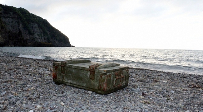 20 adet el bombası bulunan sandık Karadeniz’de kıyıya vurdu