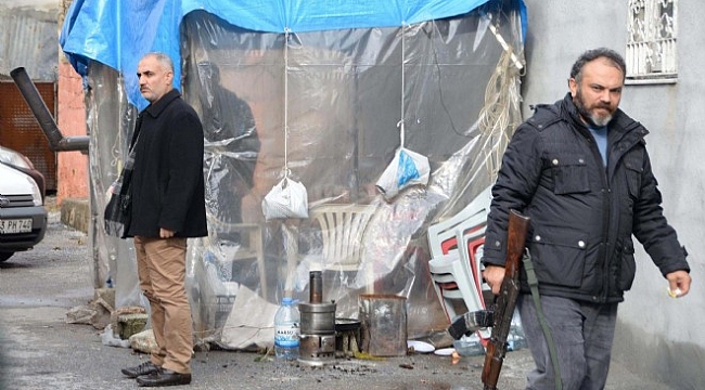 6 aydır süren esrarengiz kazı böyle korunuyor!