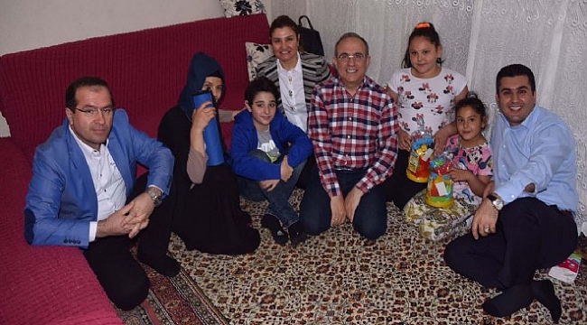 AK Parti'den Kemalpaşa'da çat kapı iftar ziyareti