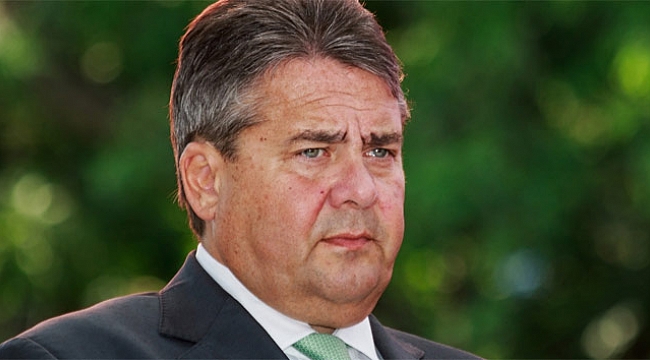 Almanya Dışişleri Bakanı Gabriel: 'Türkiye giriş yasağı uyguluyor'