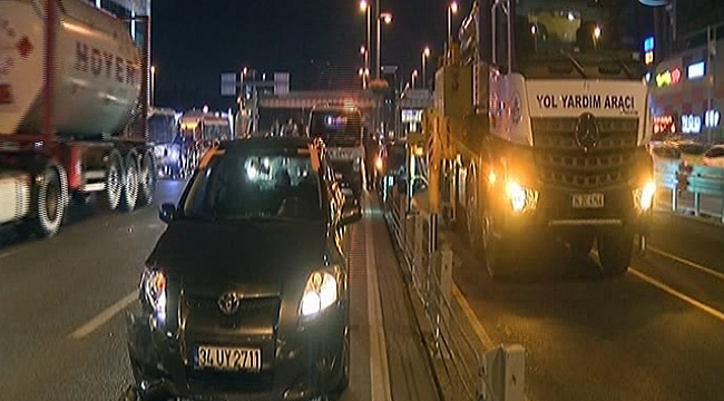 Araç metrobüs yoluna daldı! Seferler durdu...