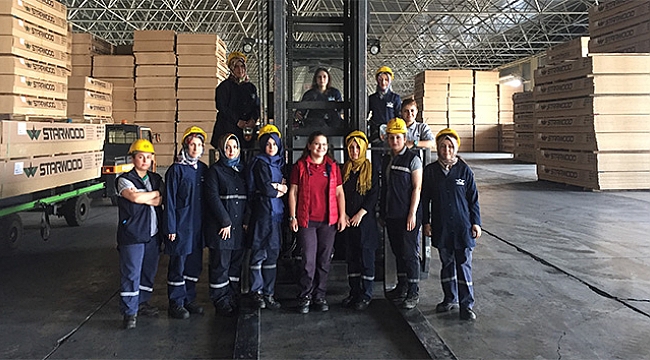 En ağır yükü forklift operatörü anneler kaldırıyor