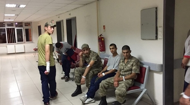 Hastaneye kaldırılan askerler taburcu edildi