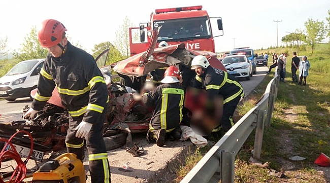 Kamyonet dehşet saçtı: 2 ölü, 3 yaralı