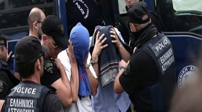 Yunanistan 2 askerin daha iadesini reddetti