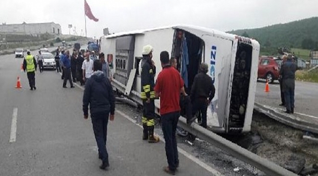 Askerleri taşıyan otobüs devrildi: 47 yaralı