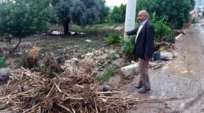 İzmir'in o ilçesini sağanak vurdu!