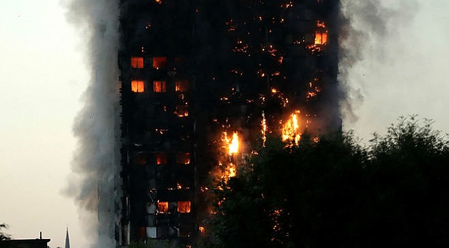 Londra'da 27 katlı binada yangın